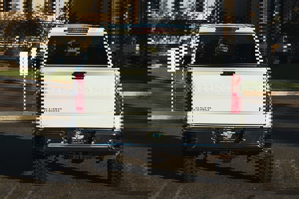 Used 2019 Chevrolet Silverado 1500 LT w/ Convenience Package image 11