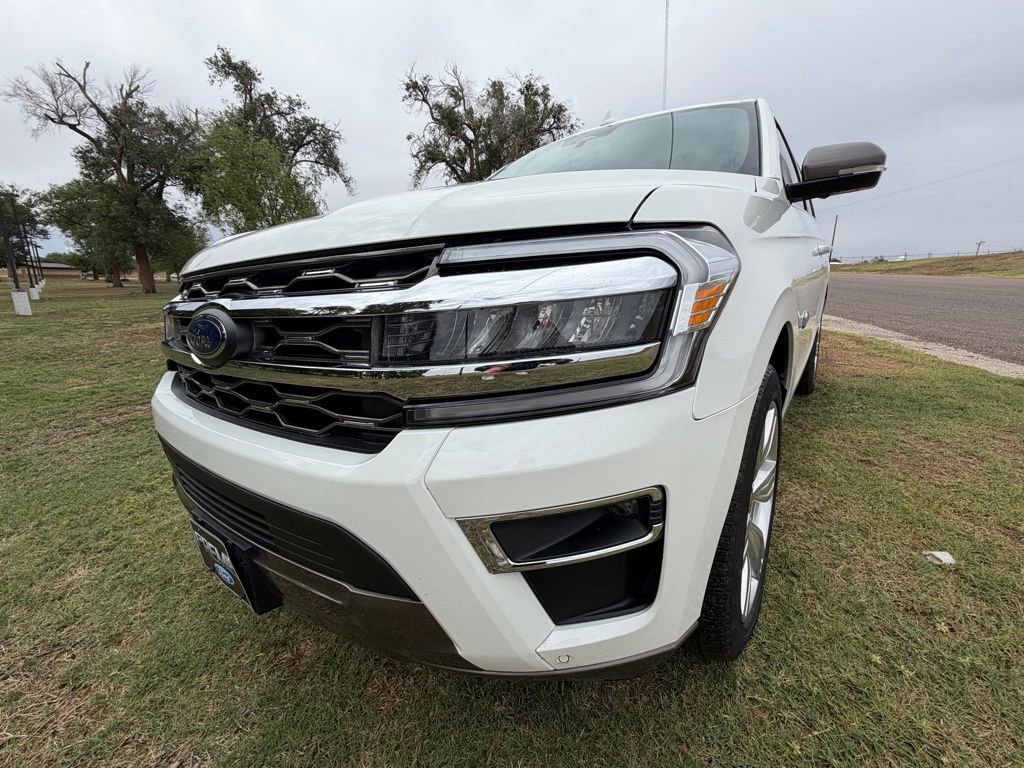 Used 2024 Ford Expedition King Ranch AWD/4WD image 3