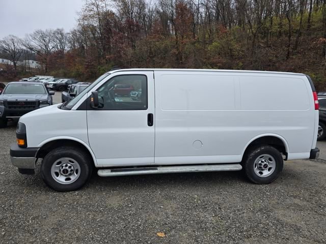 Used 2024 GMC Savana 2500 w/ Driver Convenience Package image 2