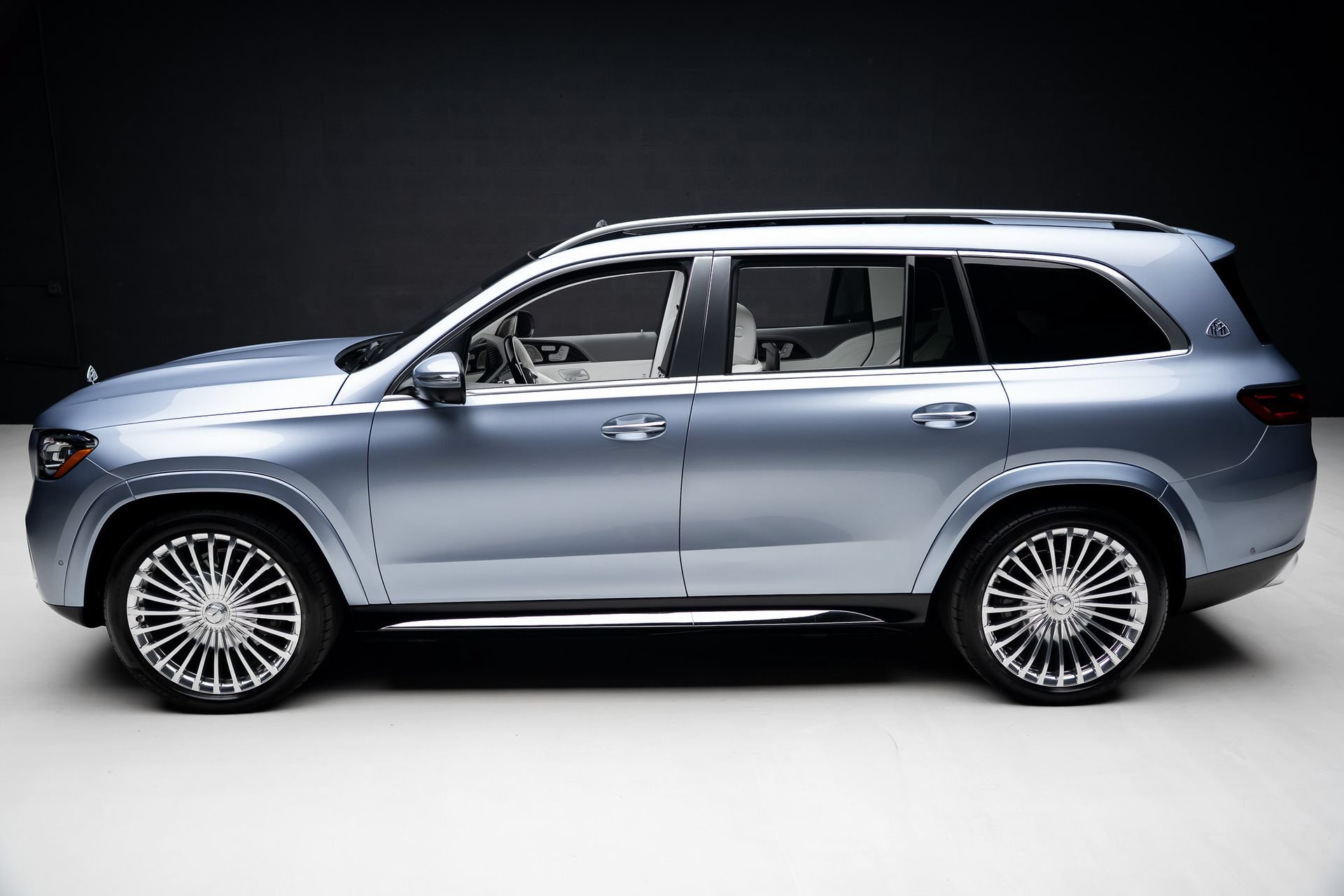 Used 2025 Mercedes-Benz Maybach GLS 600 4MATIC image 16
