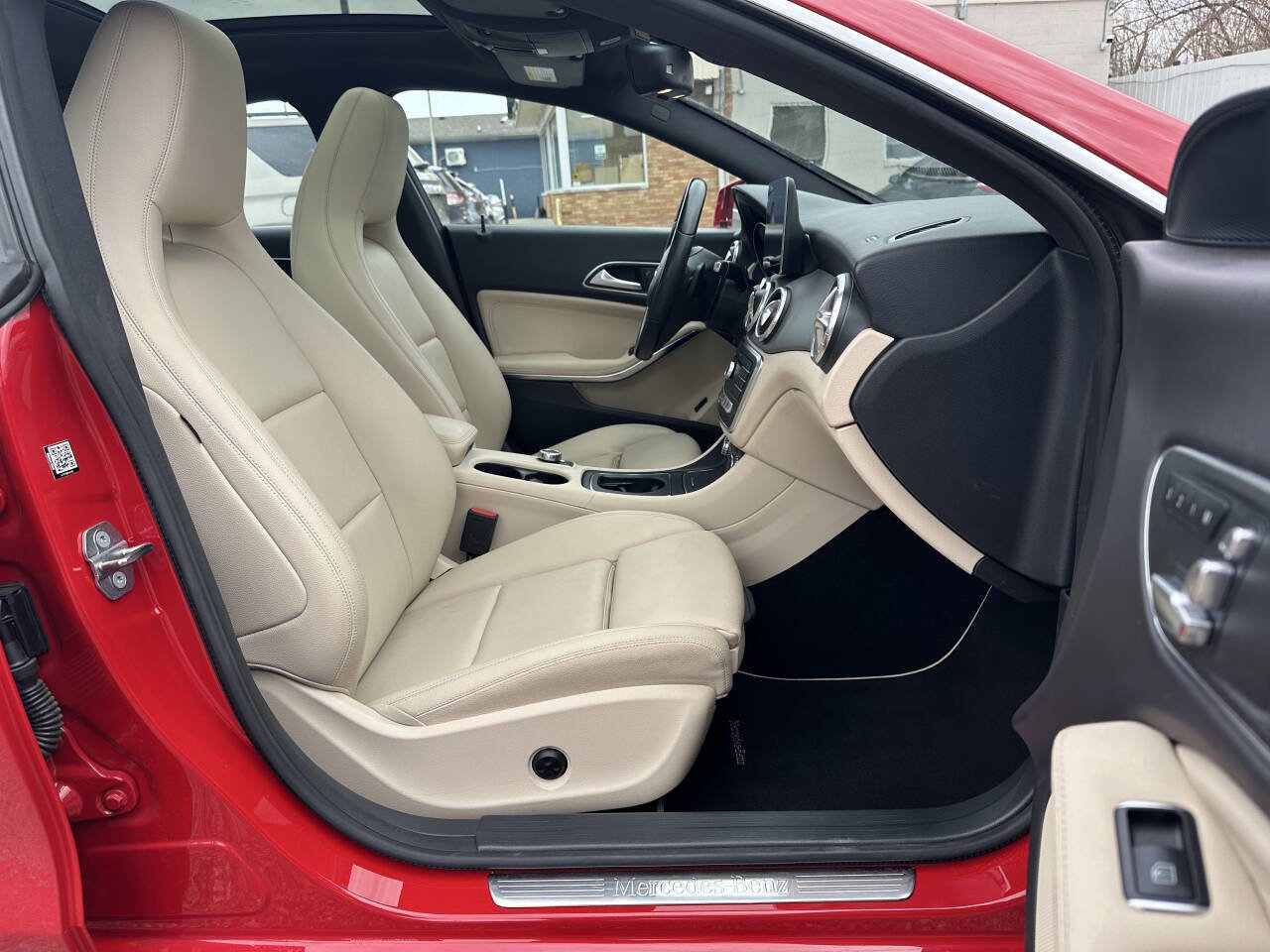 Used 2018 Mercedes-Benz CLA 250 image 37