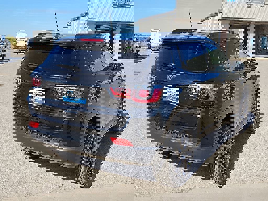 New 2026 Jeep Compass Latitude image 6