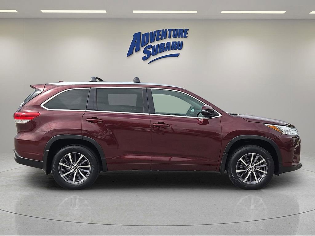 Used 2018 Toyota Highlander XLE AWD/4WD image 7