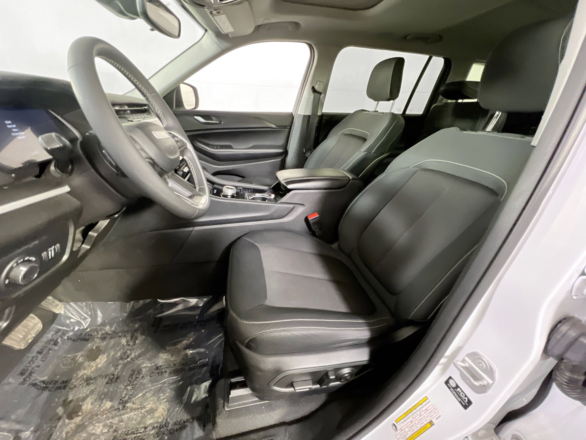 Used 2023 Jeep Grand Cherokee L Laredo w/ Luxury Tech Group I AWD/4WD image 20