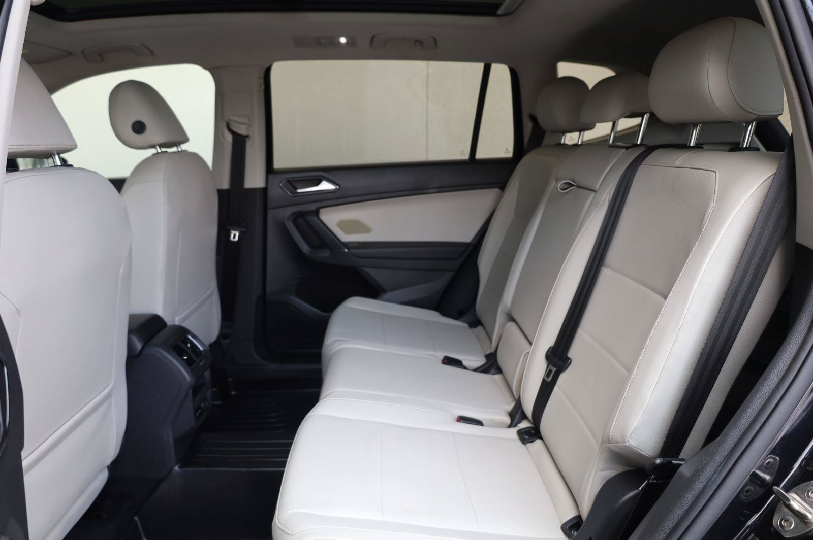 Used 2018 Volkswagen Tiguan SEL AWD/4WD image 20