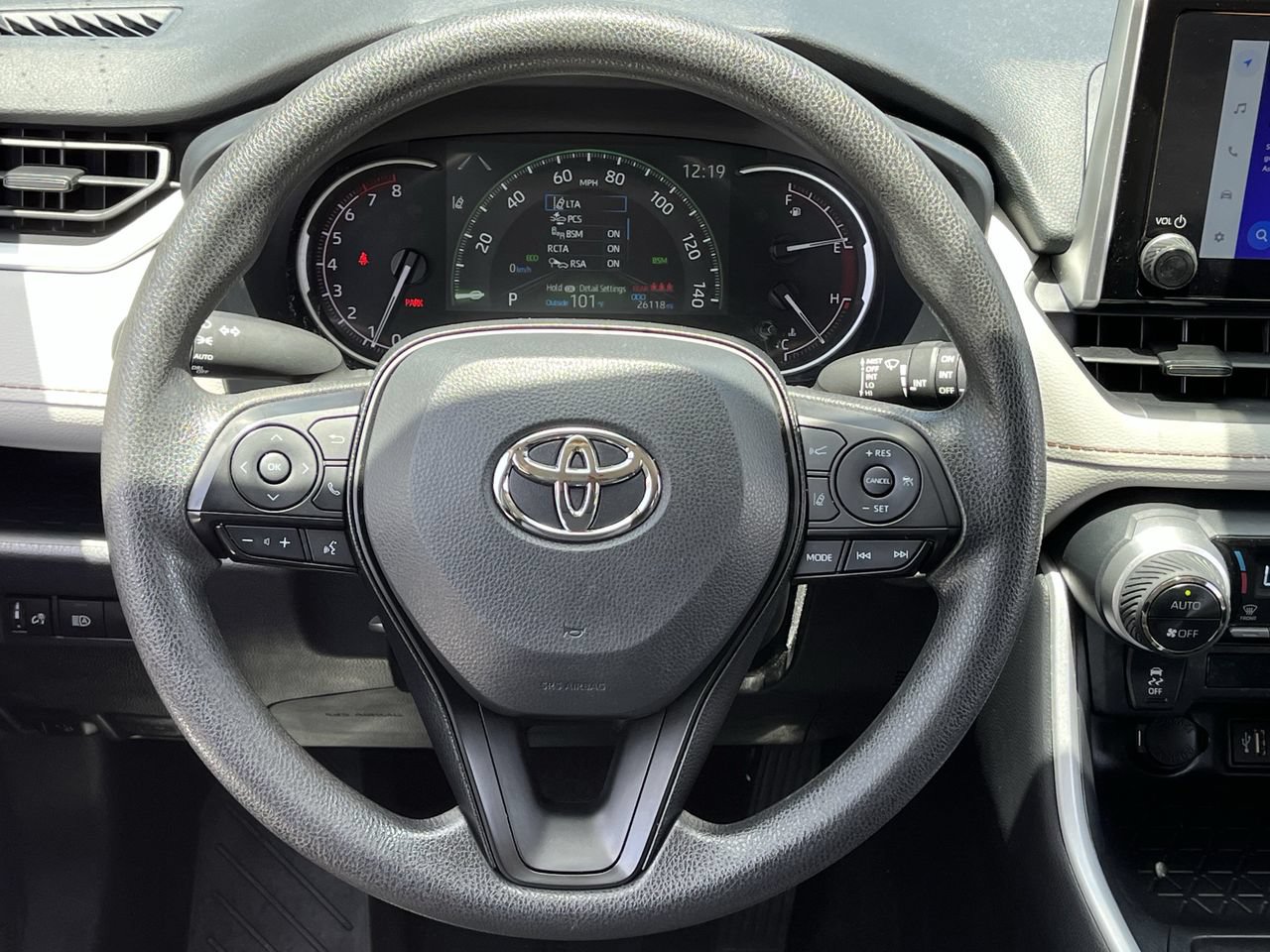 Used 2025 Toyota RAV4 XLE FWD image 11