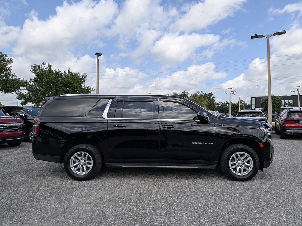 Certified 2024 Chevrolet Suburban LT AWD/4WD image 2