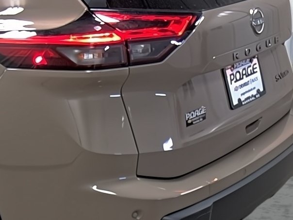 Used 2024 Nissan Rogue SV AWD/4WD image 10