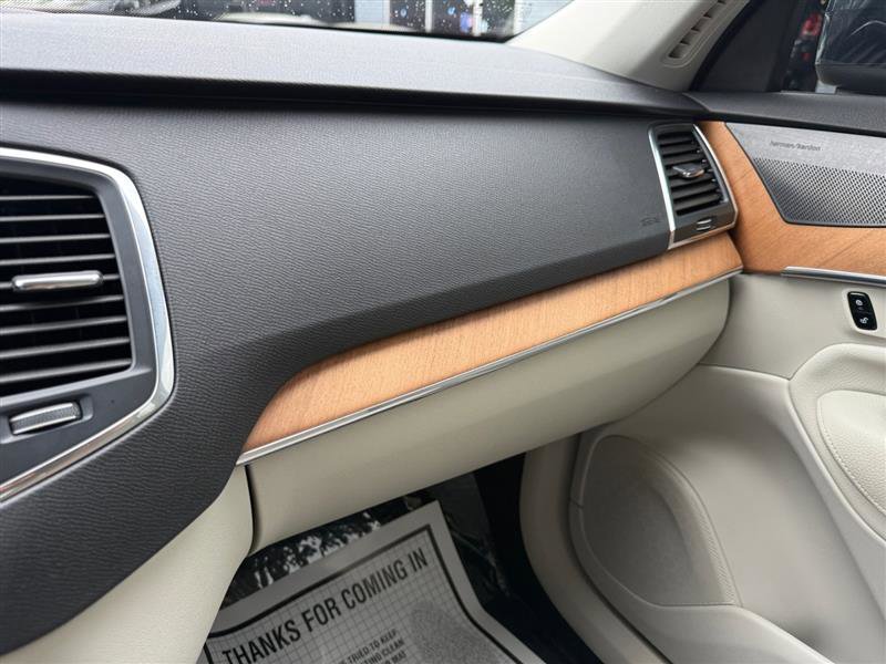 Used 2021 Volvo XC90 T6 Momentum w/ Climate Package AWD/4WD image 29