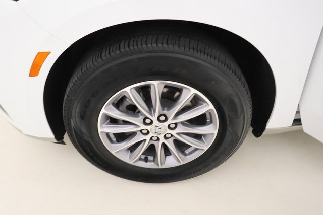 Used 2024 Buick Enclave Essence w/ Technology Package image 6