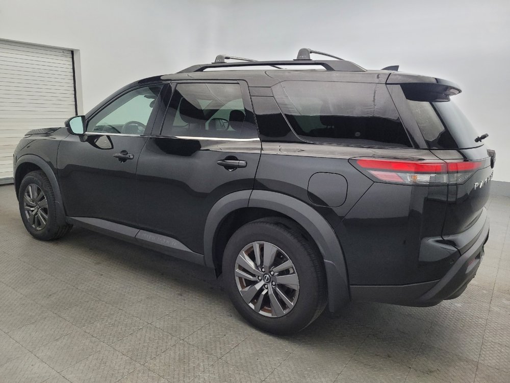 Used 2022 Nissan Pathfinder SV w/ SV Premium Package image 3