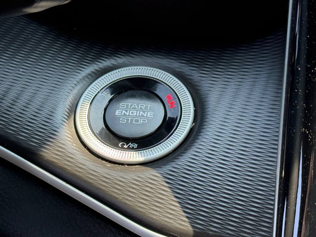 Used 2025 Jeep Grand Cherokee Altitude AWD/4WD image 34