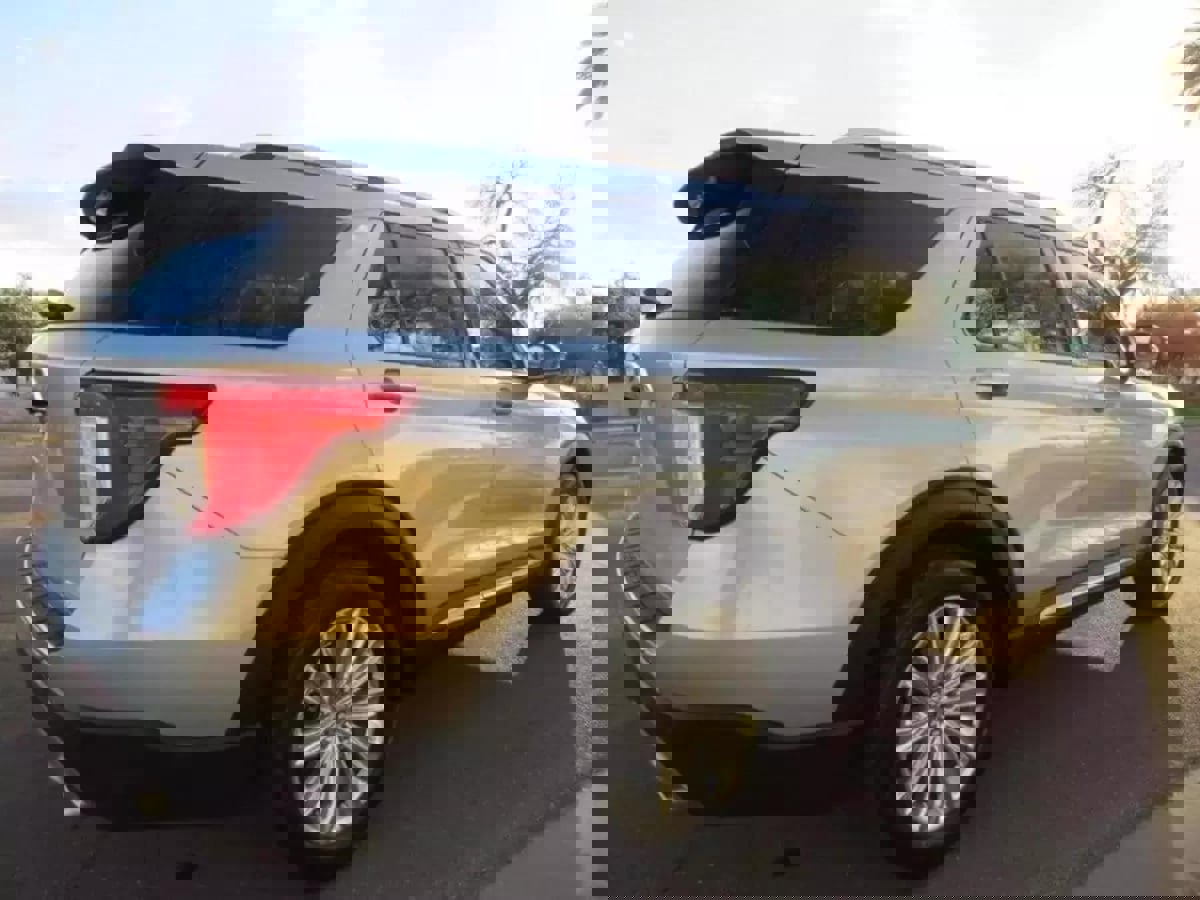 Used 2020 Ford Explorer Limited image 10