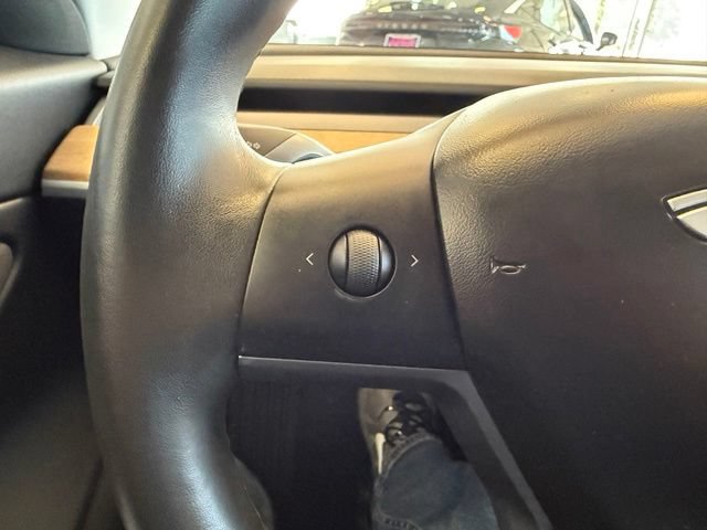 Used 2018 Tesla Model 3 Mid Range RWD image 16