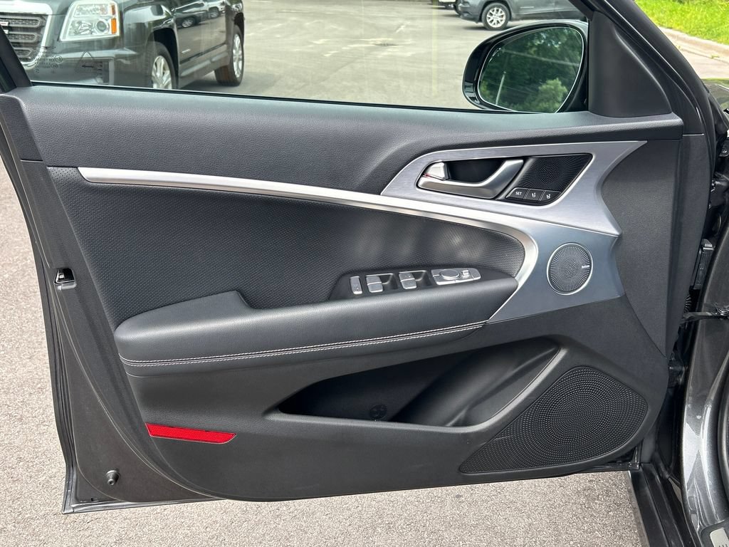 Used 2021 Genesis G70 3.3T AWD/4WD image 18