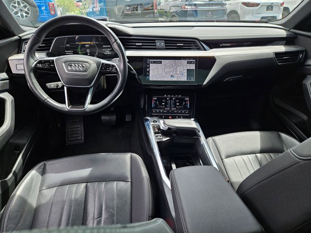 Used 2023 Audi e-tron Premium Plus w/ Premium Plus Package AWD/4WD image 16