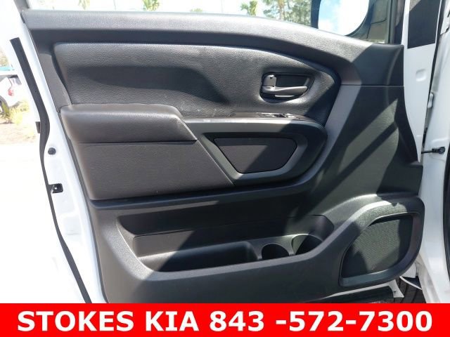 Used 2018 Nissan Titan S image 21