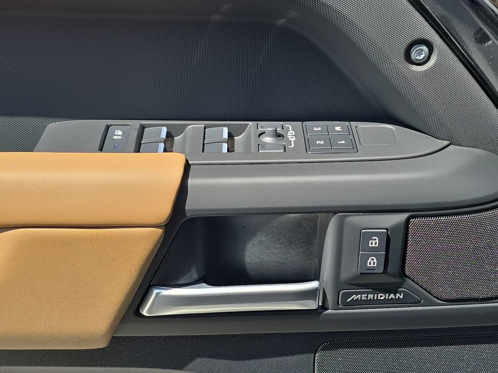 New 2026 Land Rover Defender 110 S AWD/4WD image 28