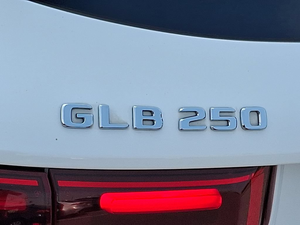 Used 2024 Mercedes-Benz GLB 250 4MATIC image 30