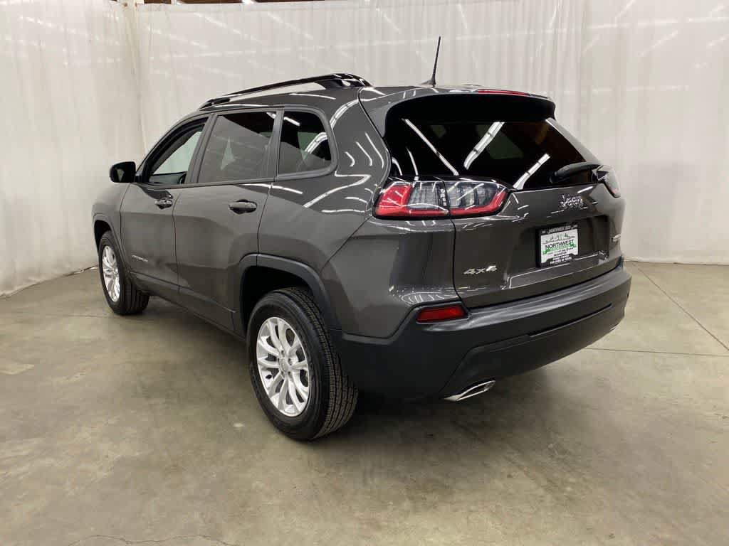 Used 2022 Jeep Cherokee Latitude Lux w/ Mopar Interior Package AWD/4WD image 4