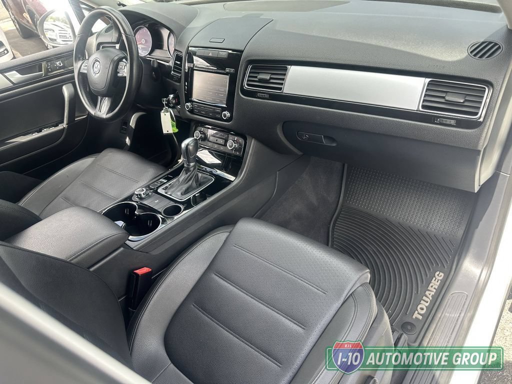 Used 2013 Volkswagen Touareg Sport AWD/4WD image 12