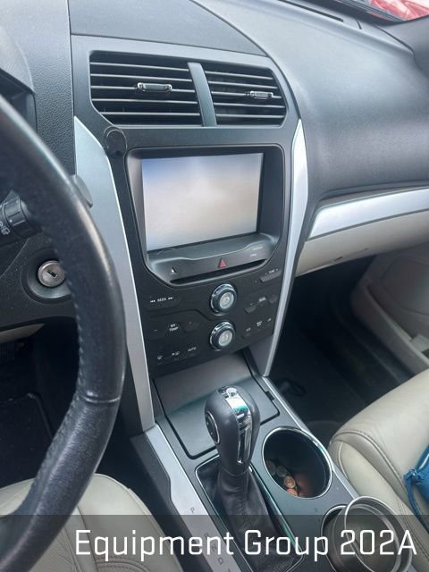 Used 2014 Ford Explorer XLT w/ Equipment Group 202A image 13