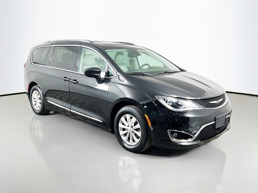 Used 2019 Chrysler Pacifica Touring-L w/ Advanced Safetytec Group FWD image 3