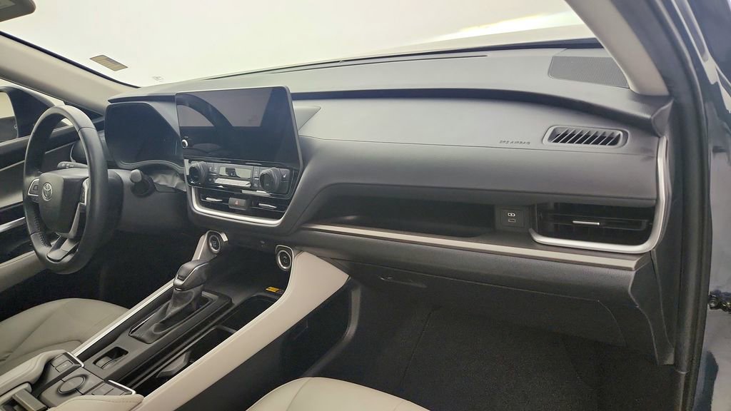 Used 2024 Toyota Grand Highlander XLE image 32