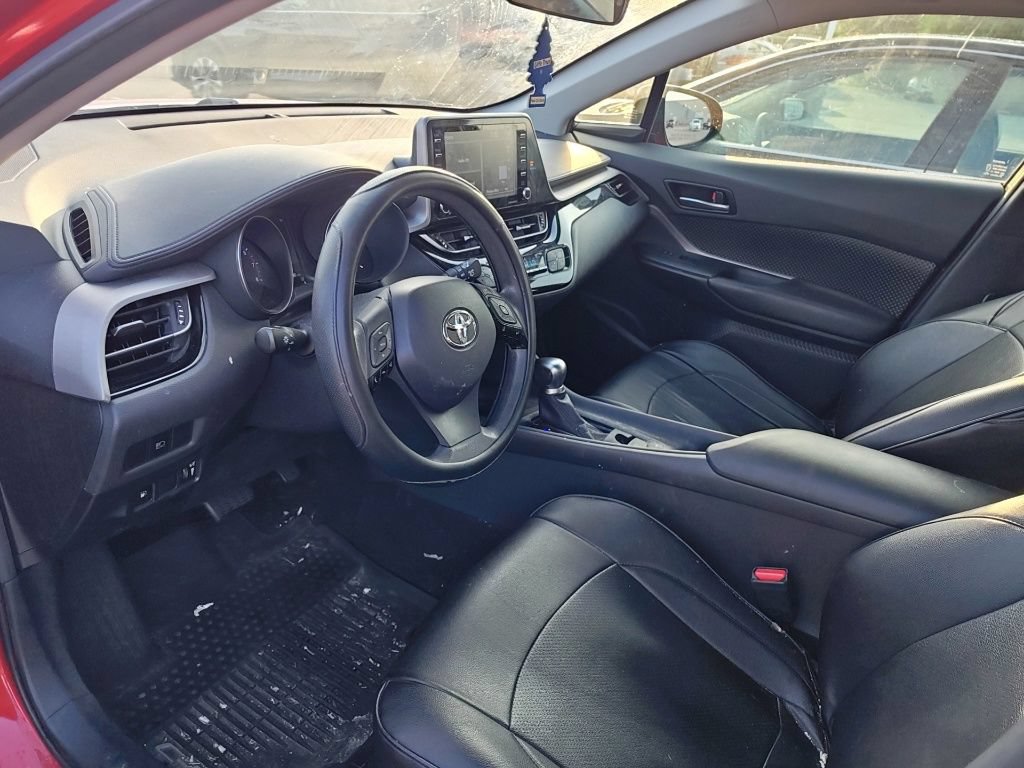 Used 2020 Toyota C-HR LE FWD image 7