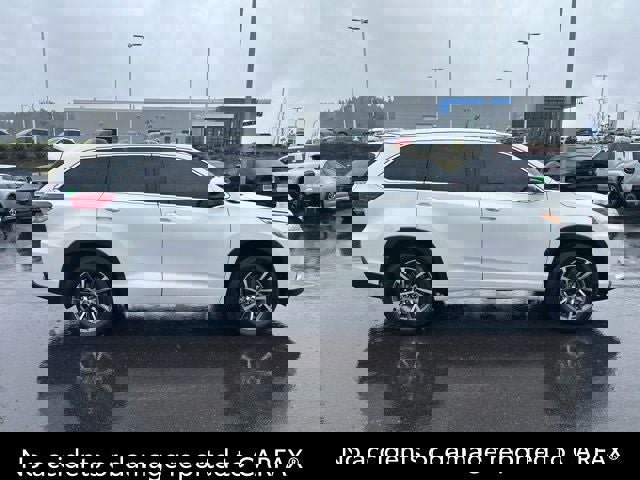 Used 2018 Toyota Highlander XLE image 6