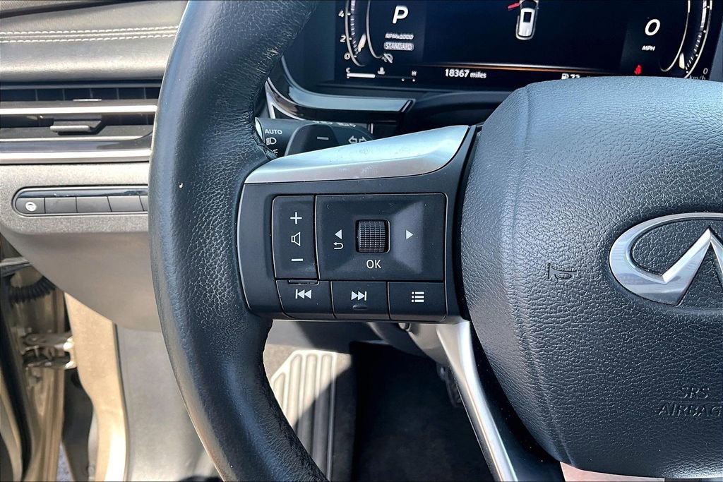 Used 2023 INFINITI QX60 Luxe w/ Performance Audio Package FWD image 11