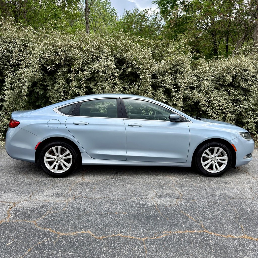 Used 2015 Chrysler 200 Limited image 4
