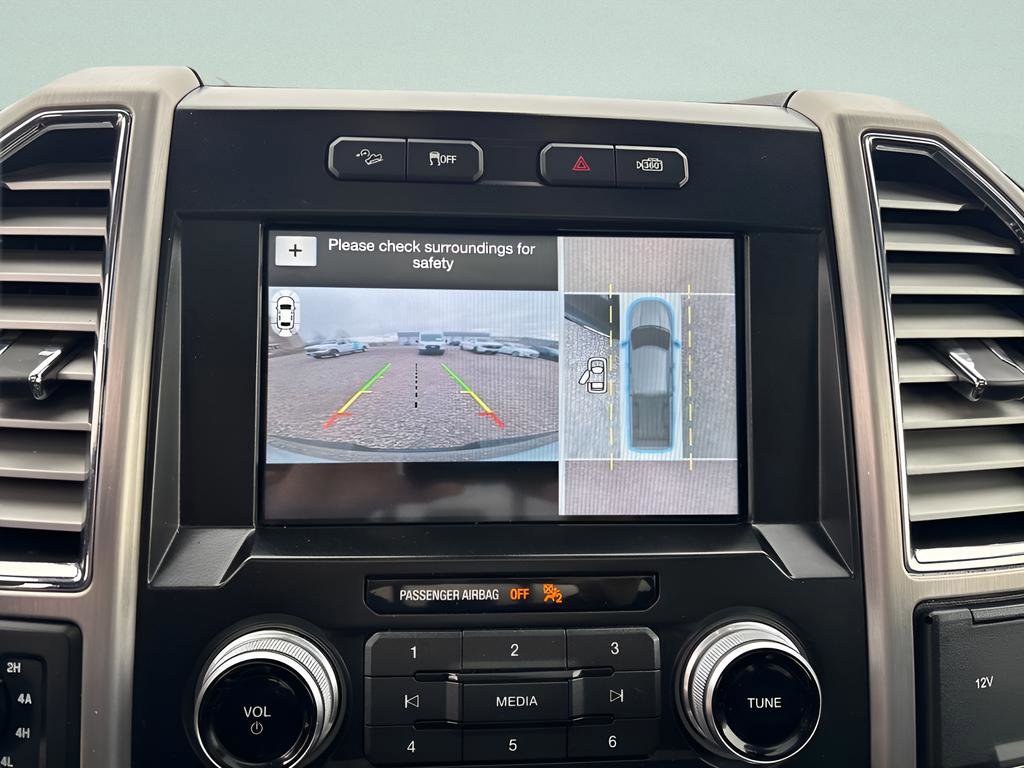 Used 2016 Ford F150 Platinum w/ Equipment Group 701A Luxury image 18