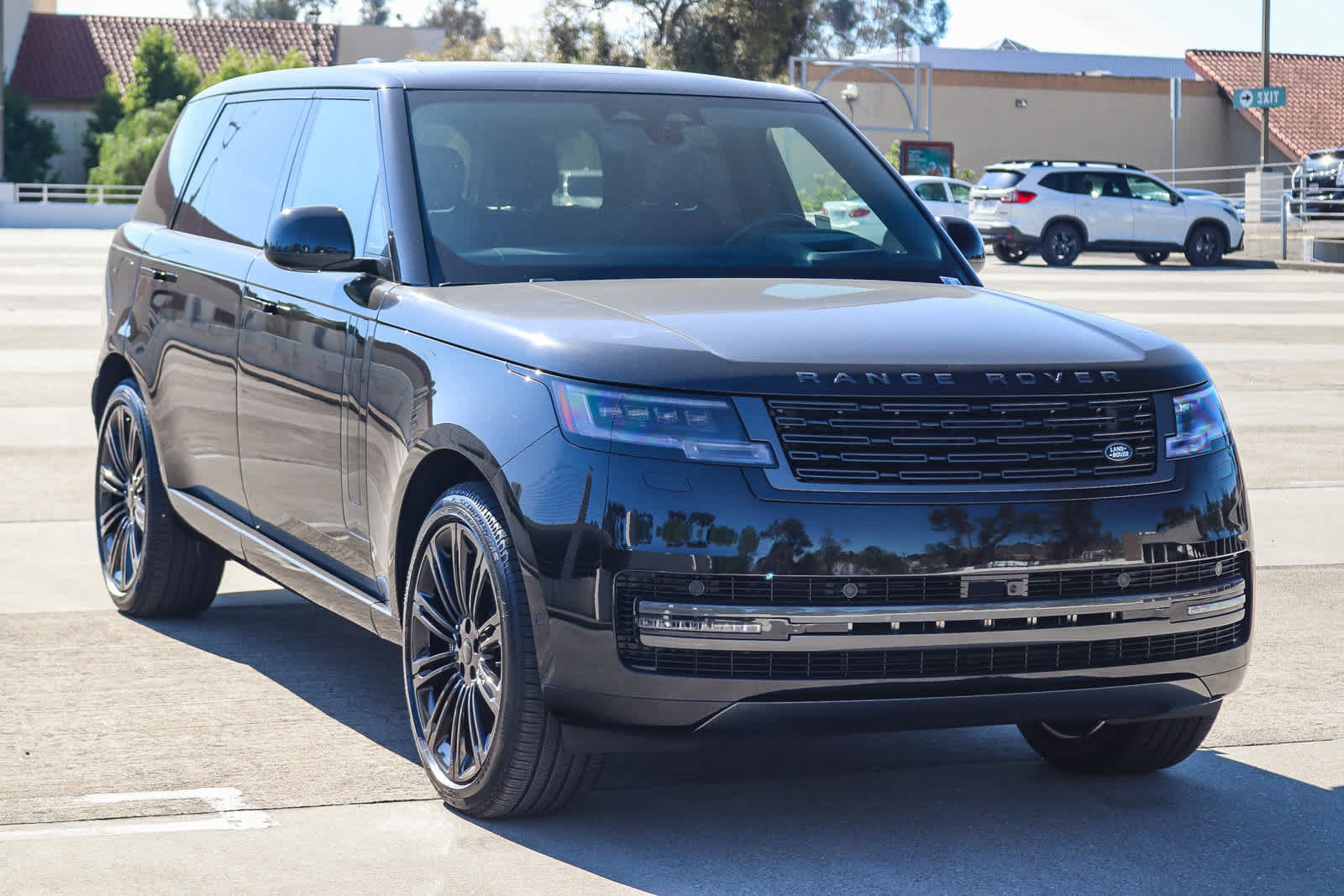 New 2026 Land Rover Range Rover Long Wheelbase SE AWD/4WD image 3