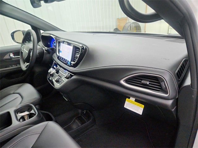 New 2026 Chrysler Pacifica Select image 35