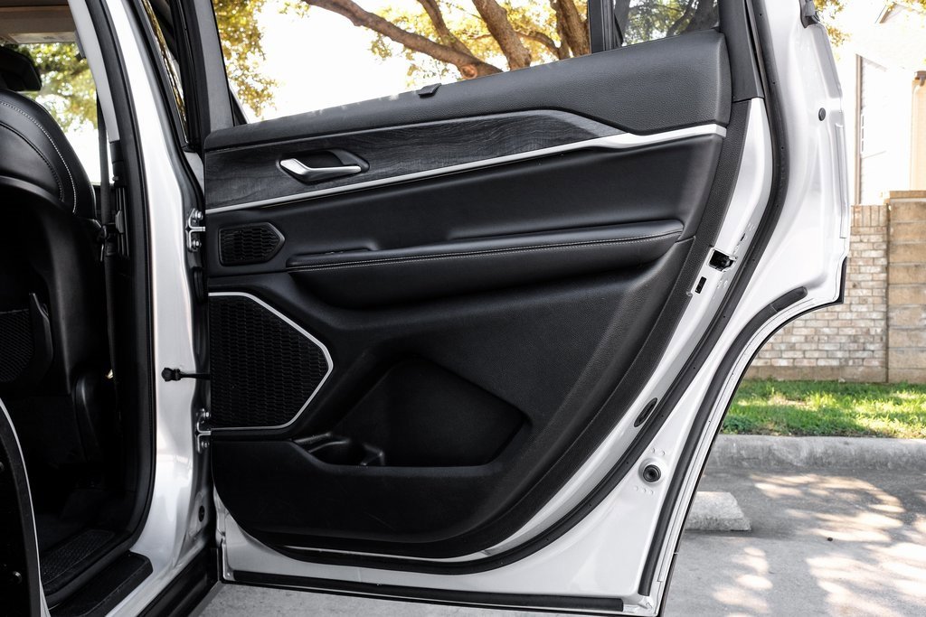 Used 2021 Jeep Grand Cherokee L Limited w/ Luxury Tech Group II image 59