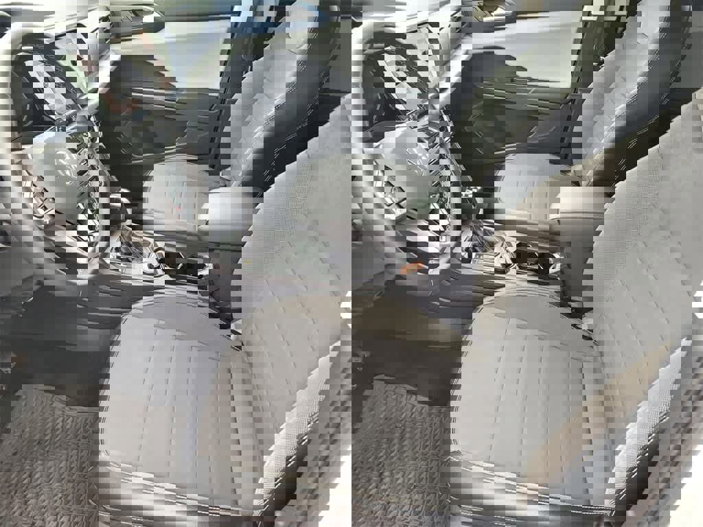 Used 2022 Volkswagen Taos SE w/ Panoramic Sunroof Package image 14