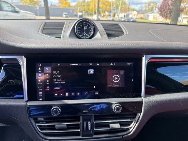 Used 2024 Porsche Macan image 16