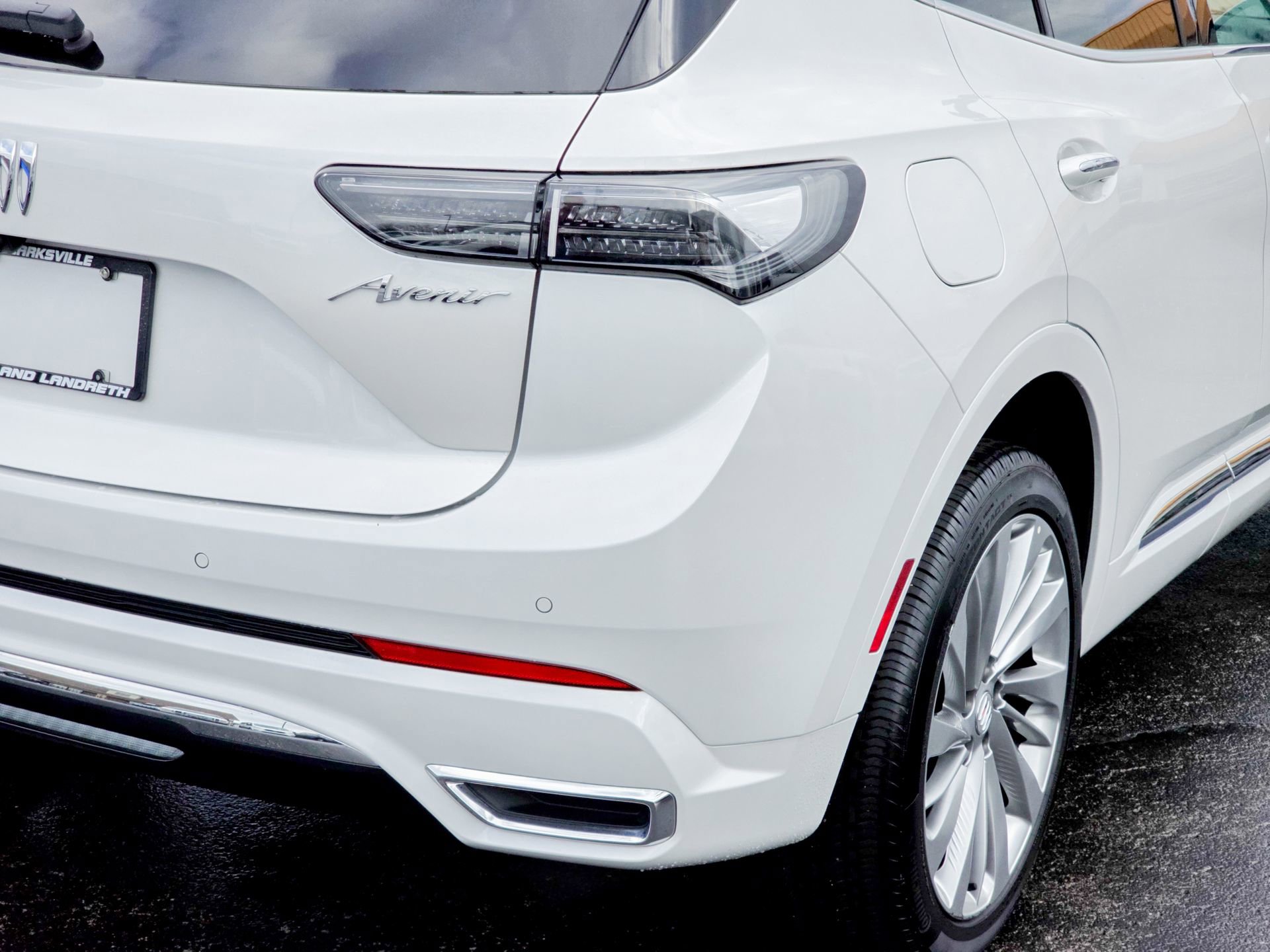 Used 2024 Buick Envision Avenir image 29