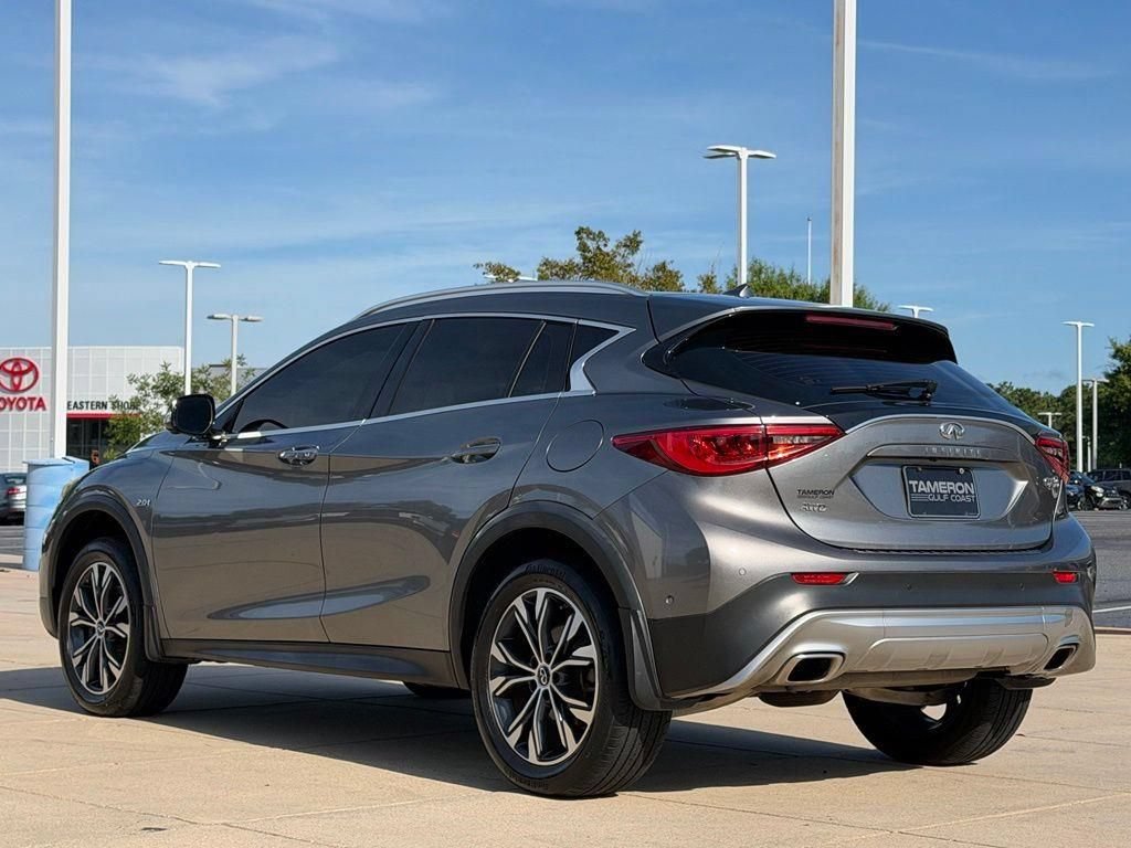 Used 2018 INFINITI QX30 Premium w/ Technology Package AWD/4WD image 6
