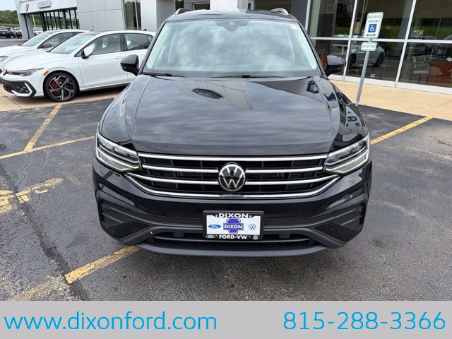 Used 2022 Volkswagen Tiguan SE AWD/4WD image 2