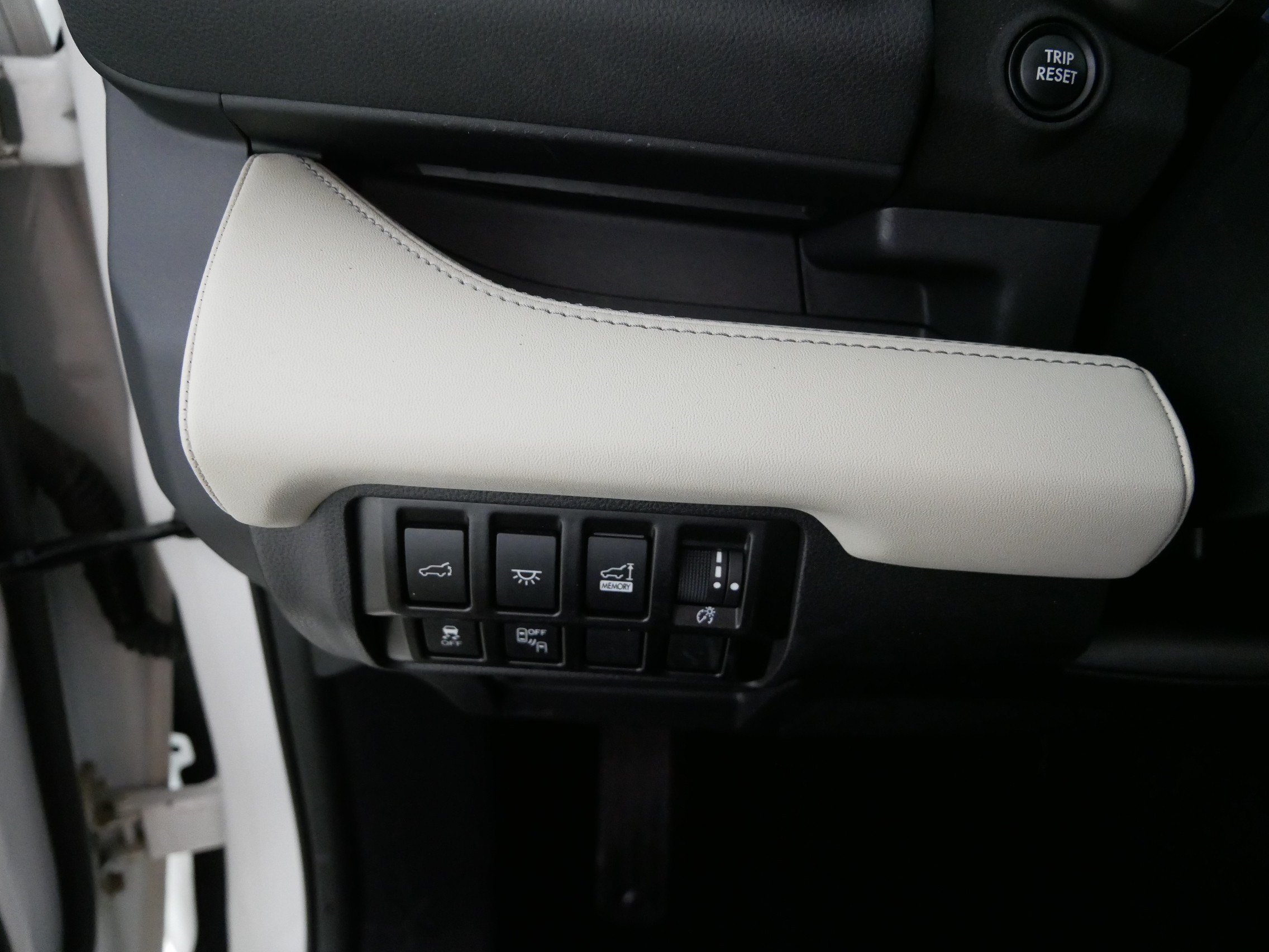 Used 2022 Subaru Ascent Limited w/ Technology Package AWD/4WD image 26