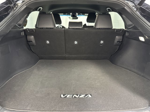 Used 2022 Toyota Venza XLE image 27