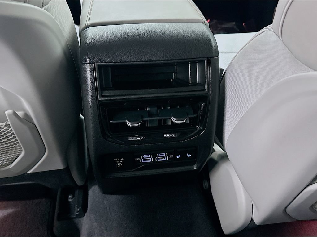 Used 2022 Jeep Grand Cherokee Overland RWD image 25
