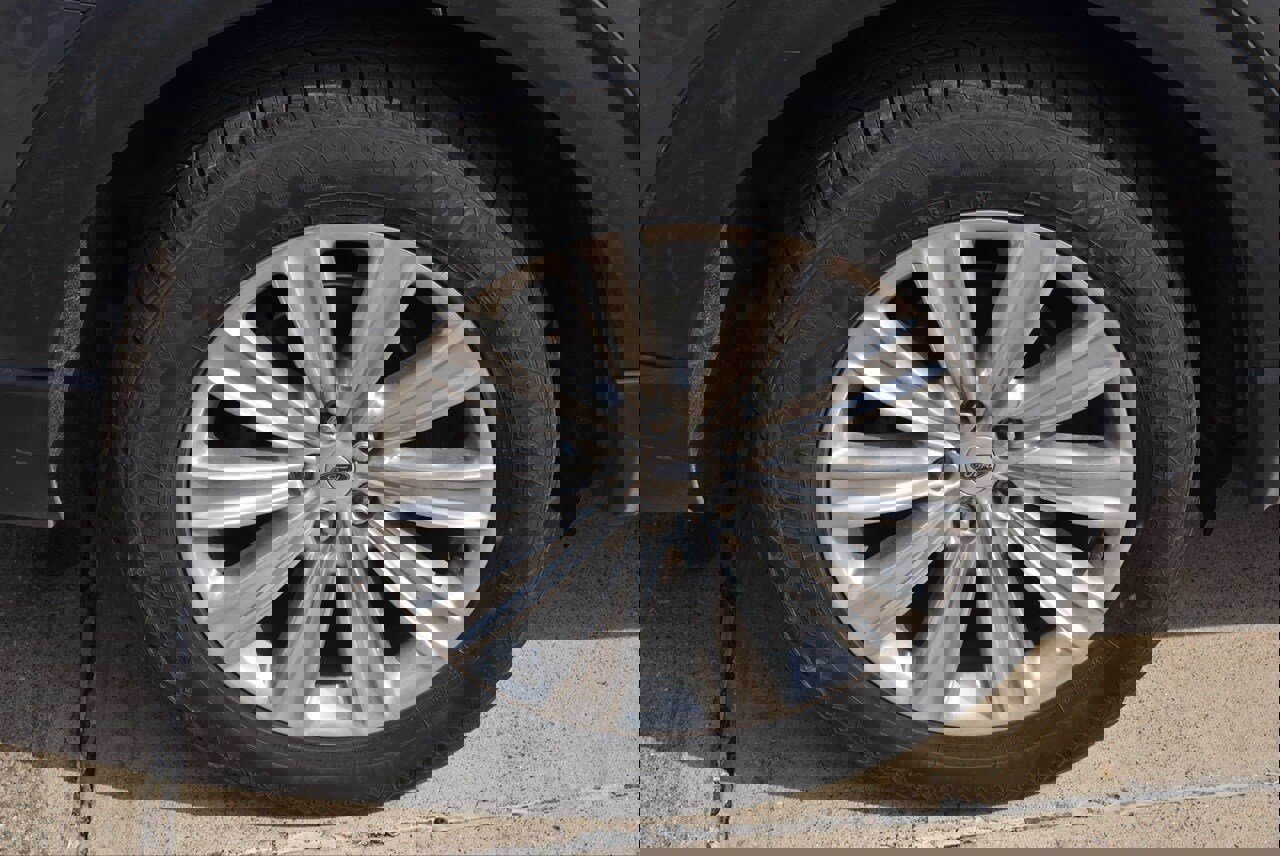 Certified 2023 Ford Explorer Limited w/ Limited Technology Package image 9