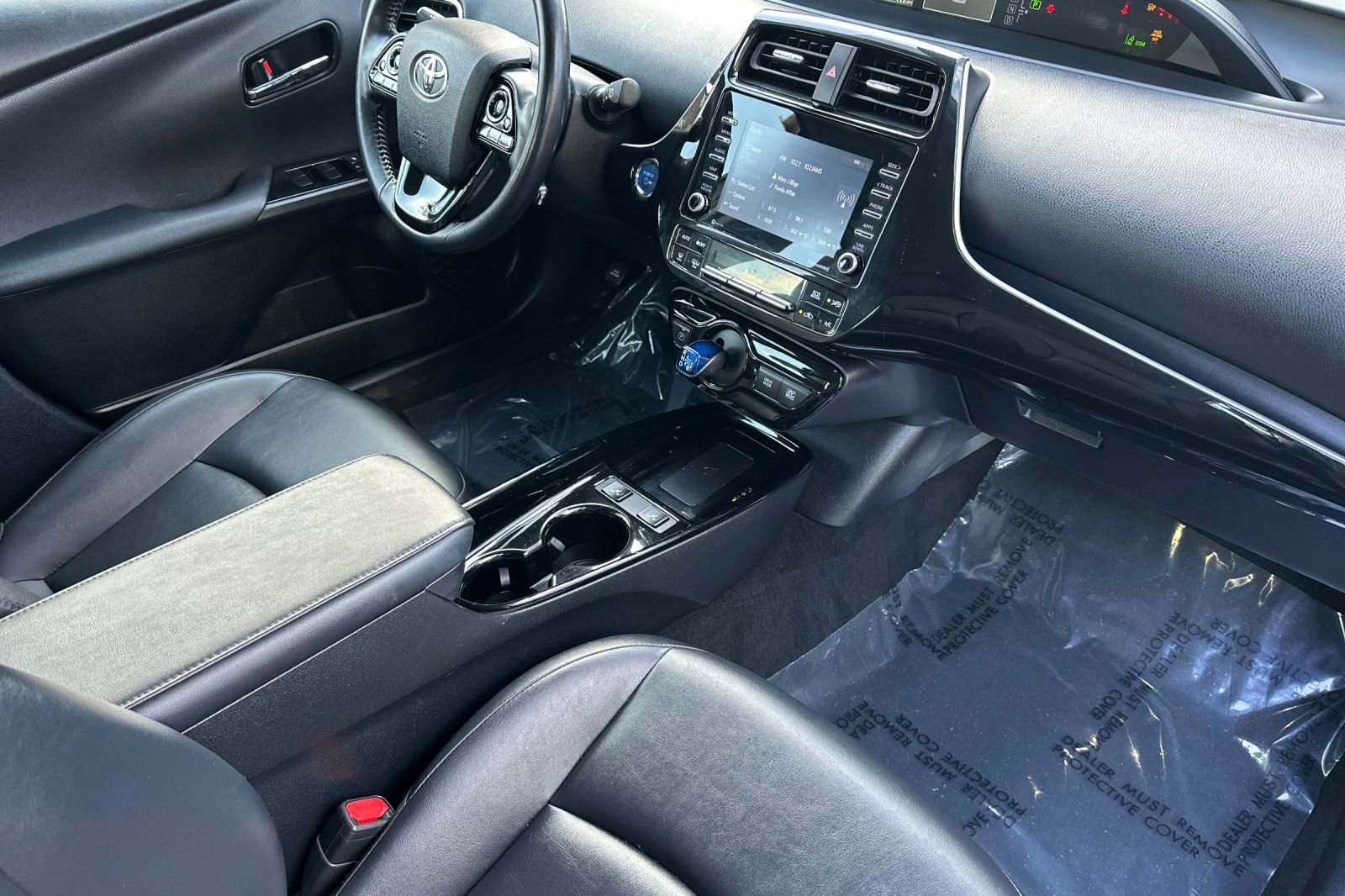 Used 2022 Toyota Prius XLE image 15