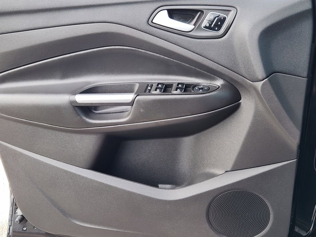 Used 2017 Ford Escape Titanium FWD image 18