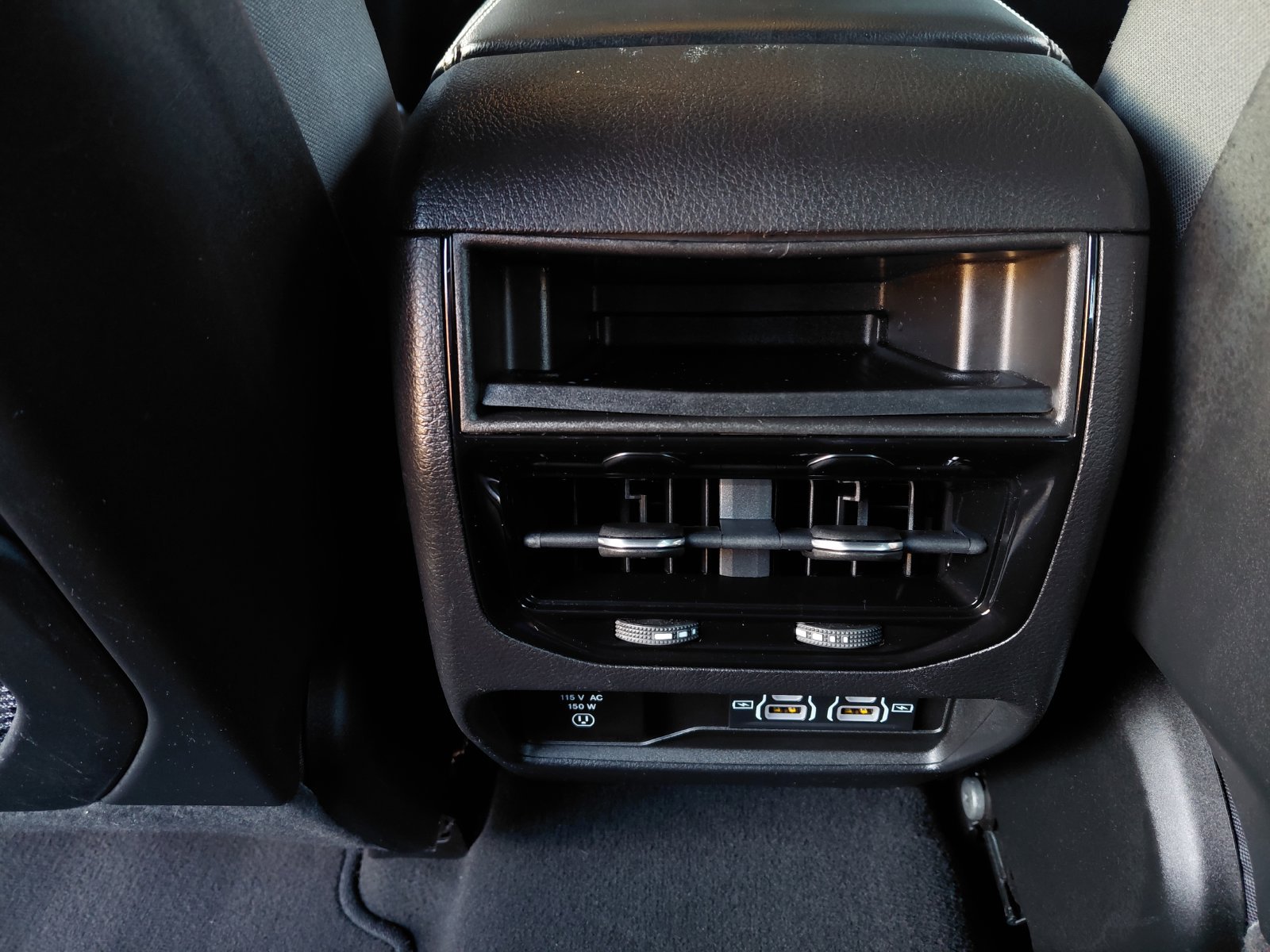 Used 2022 Jeep Grand Cherokee Laredo w/ Luxury Tech Group I AWD/4WD image 15
