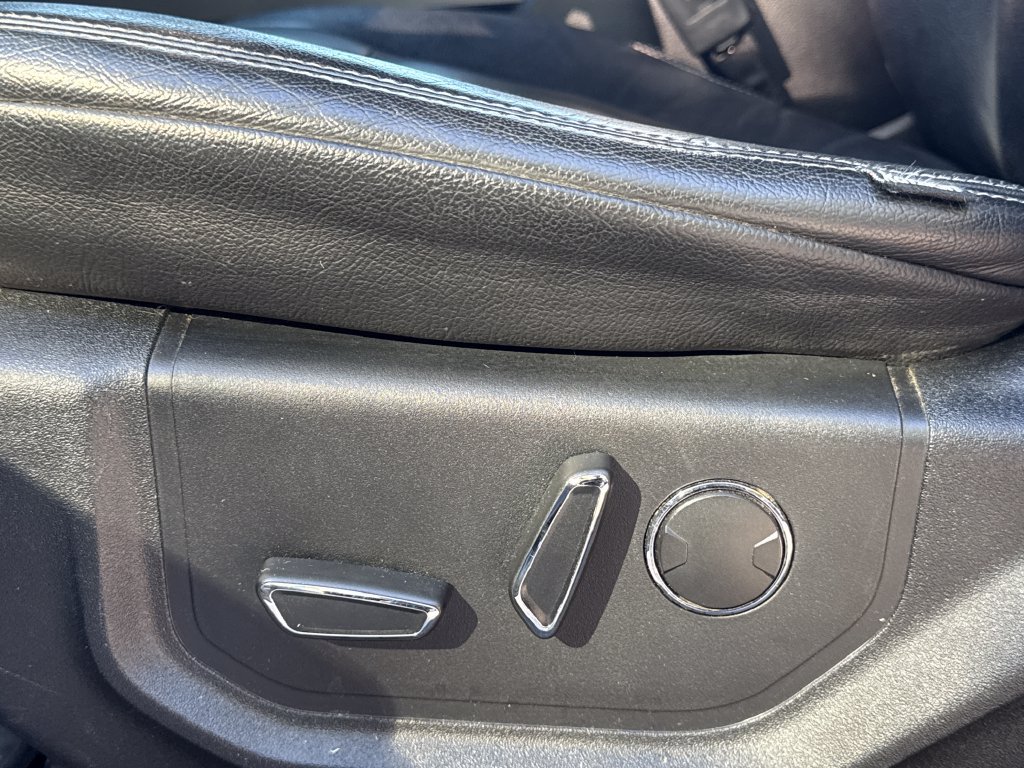 Used 2018 Ford F150 XLT w/ Equipment Group 302A Luxury AWD/4WD image 13