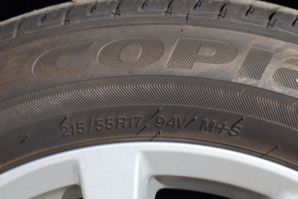 Used 2021 Toyota Camry LE image 38